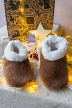 Load image into Gallery viewer, Slippers Bunny - Slippers
